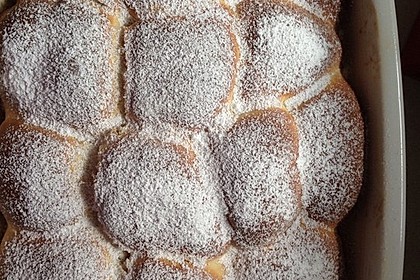 Buchteln mit Marmeladenfüllung 7