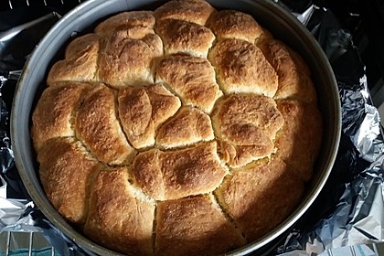Buchteln mit Marmeladenfüllung 36