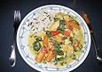 Schnelles H&uuml;hnchen - Curry mit M&ouml;hren, Paprika und Spinat