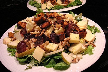 Herbstsalat mit N&uuml;ssen, K&auml;se und Birnen 4