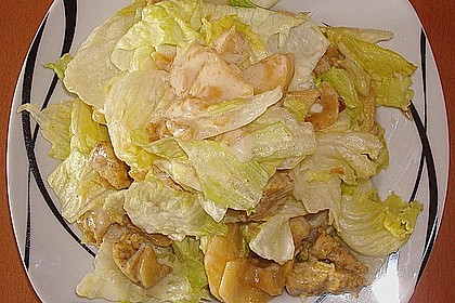 Eisbergsalat mit fruchtiger H&auml;hnchenbrust