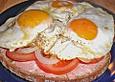 Leberwurstbrot mit Tomaten, Zwiebeln und Ei
