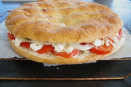 Fladenbrot mit Tomaten und Feta - K&auml;se gef&uuml;llt 22