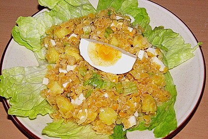Roter Linsensalat mit Ananas und Fr&uuml;hlingszwiebeln