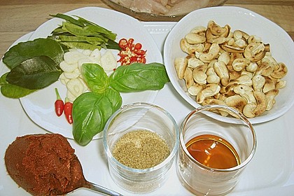 Gebratenes H&uuml;hnchen mit roter Currypaste & Cashewn&uuml;ssen 1