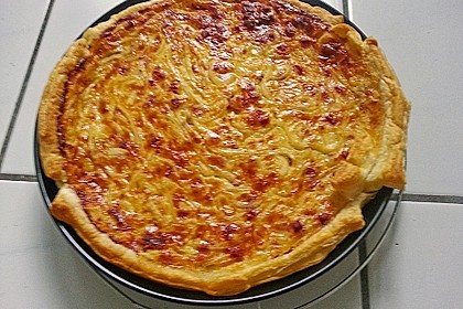 Brillas Zwiebelkuchen mit Käse 30