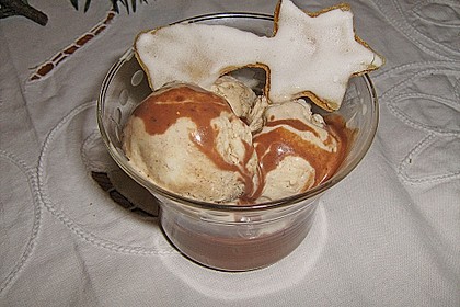 Zimteis mit Birnen und Lebkuchensauce 8