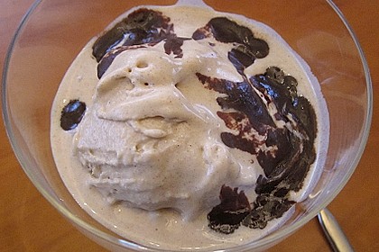 Zimteis mit Birnen und Lebkuchensauce 14