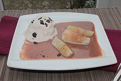Zimteis mit Birnen und Lebkuchensauce 16