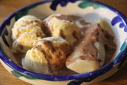 Zimteis mit Birnen und Lebkuchensauce 11