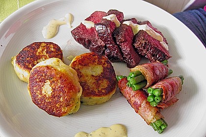 Chateaubriand mit Speckbohnen, Macaire - Kartoffeln und Sauce Béarnaise 2