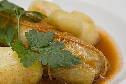 Kohlrouladen mit K&uuml;mmelkartoffeln