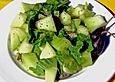 Salat mit Melone und Kapern&auml;pfeln