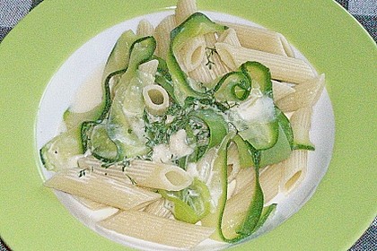 Nudelgericht gr&uuml;n - wei&szlig;, vegetarisch