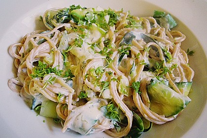 Nudelgericht gr&uuml;n - wei&szlig;, vegetarisch 2