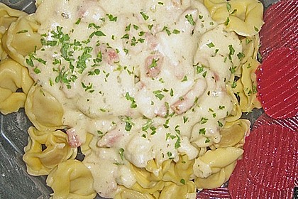 Tortellini in Schinken - K&auml;se - Sahne - So&szlig;e