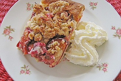 Zwetschgenkuchen mit Nuss - Streuseln und Hefeteig 2