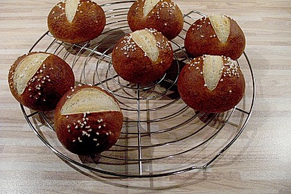 Schw&auml;bische Laugenbr&ouml;tchen 11
