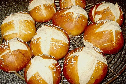Schw&auml;bische Laugenbr&ouml;tchen 17