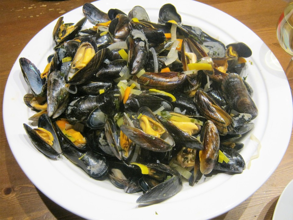 Miesmuscheln in Weißweinsud (Rezept mit Bild) von missas | Chefkoch.de