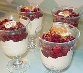 Marzipan - Mousse auf Zimt - Kirschen (Bild)