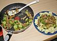 Bandnudeln mit Brokkoli/Champignons und Rindfleischstreifen