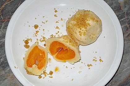 Marillenkn&ouml;del 4