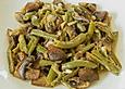 Fisolen mit Champignons