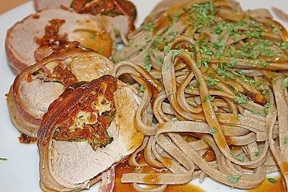 Gefüllte Schweinefilets mit Parmaschinken 12