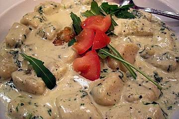 Gnocchi mit Spinat - Gorgonzolasoße