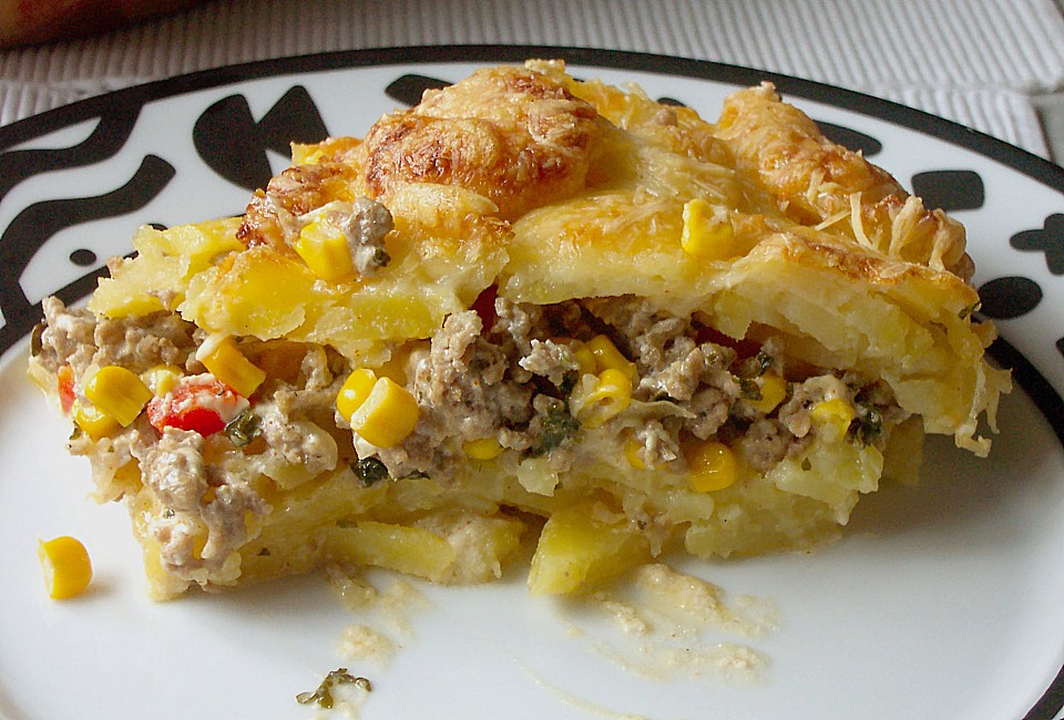 Kartoffelauflauf mit Mais und Paprika