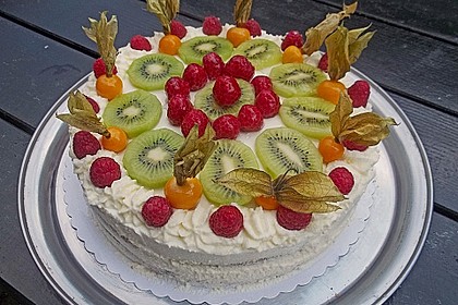Dessert - Kuchen / Torte aus Quark, Joghurt und Obst auf 3-schichtigem Biskuitboden 5