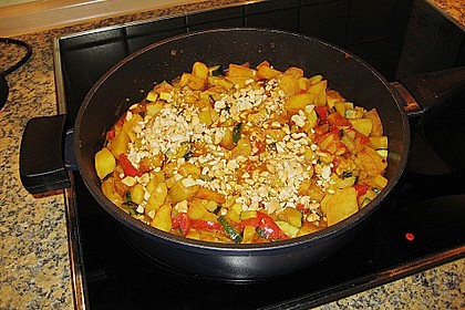 Kartoffelcurry mit Cashewn&uuml;ssen
