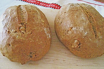 Burgis Walnussbrot mit Sauerteig 55