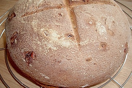 Burgis Walnussbrot mit Sauerteig 56
