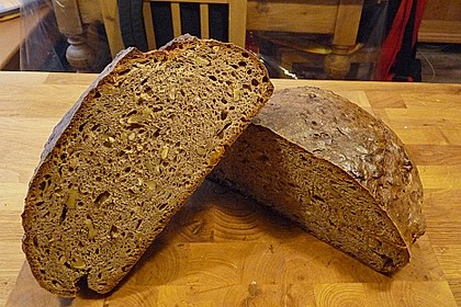 Burgis Walnussbrot mit Sauerteig 3
