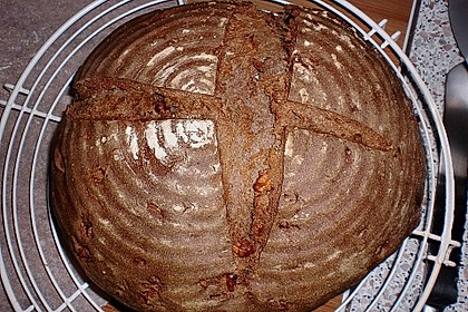 Burgis Walnussbrot mit Sauerteig 72