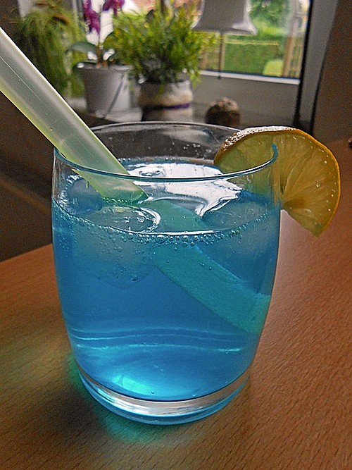 Blue Ocean Cocktail mit Wodka und Limette (Rezept mit Bild) | Chefkoch.de