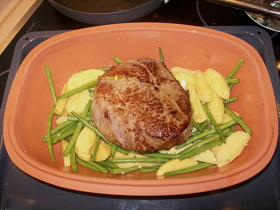 Rinderbraten mit grünen Bohnen und Kartoffeln (Rezept mit Bild ...