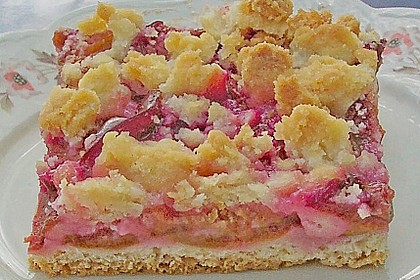 Pflaumenhefekuchen mit Streusel