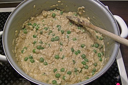 Einfaches Erbsenrisotto mit Basilikum 3