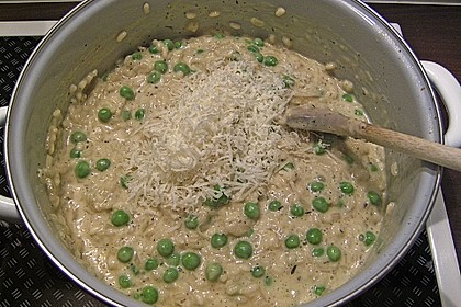 Einfaches Erbsenrisotto mit Basilikum 4