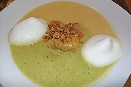 Schaums&uuml;ppchen von der Petersilienwurzel 16