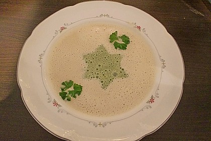 Schaums&uuml;ppchen von der Petersilienwurzel 21
