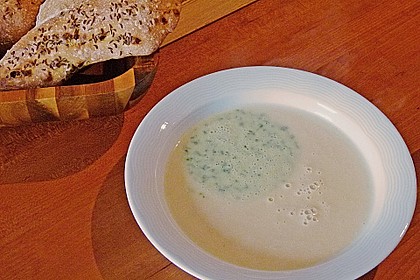 Schaums&uuml;ppchen von der Petersilienwurzel 23