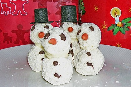 Schneemann im Winterwald 11