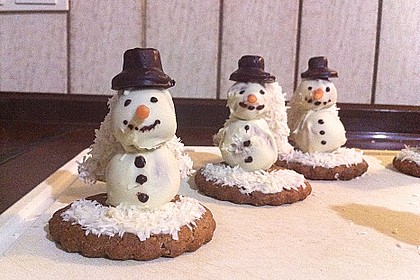Schneemann im Winterwald 5