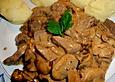 Geschnetzeltes von der Kalbsleber mit Zwiebeln und Champignons