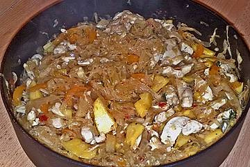 Ananas - Kraut aus dem Wok mit Straußenfleisch