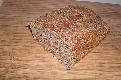 Vollkornbrot mit Leinsamen